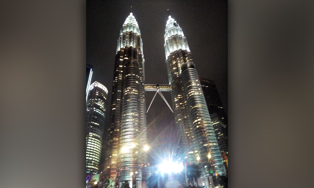 Знаменитые башни-близнецы в Куала-Лумпур, Малайзия