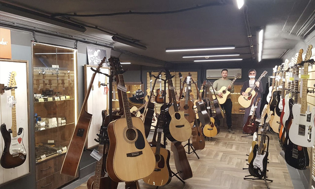 Гитары в магазине Сириус, Самара